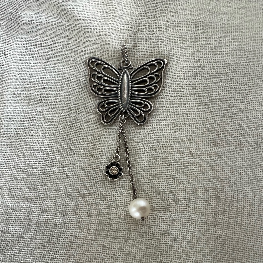 PANDORA “love takes a flight” butterfly pendant